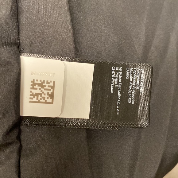 The North Face 94 Retro Mountain Light Jacket in Mr. Pink. - Picture 8 of 10